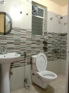 Common Bathroom Image of 1268 Sq.ft 3 BHK Apartment / Flat for rent in Keshtopur Kolkata for Rs. 33000
