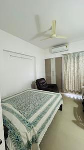 Bedroom Image of 1090 Sq.ft 2 BHK Apartment / Flat for sale in Mahagun Moderne, Sector 78 Noida for Rs. 17800000