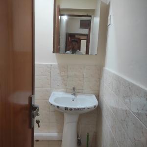 Image of 950 Sq.ft 2 BHK Apartment / Flat for rent in Bathal apartment, Patparganj, New Delhi for Rs. 31000