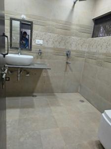 Bathroom Image of 1500 Sq.ft 1 BHK Builder Floor for rent in  Ravindra Vihar, Indira Nagar Lucknow for Rs. 15000