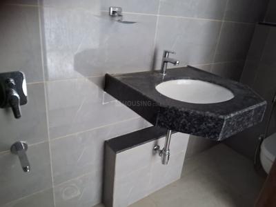 Bathroom Image of 1000 Sq.ft 3 BHK Apartment / Flat for rent in Shapoorji Pallonji Sensorium Phase I, Maan Pune for Rs. 40000