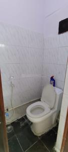 Bathroom Image of 1400 Sq.ft 2 BHK Apartment / Flat for rent in Sector 22 Noida for Rs. 31000