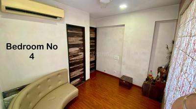 Bedroom Image of 2288 Sq.ft 4 BHK Apartment / Flat for sale in SRK K52 Building A, Kothrud Pune for Rs. 47000000