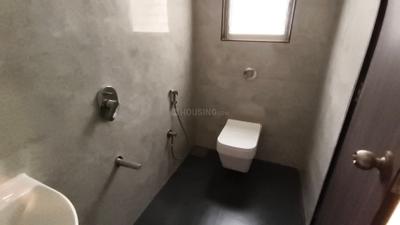 Bathroom Image of 600 Sq.ft 1 BHK Apartment / Flat for sale in Malad West Mumbai for Rs. 12200000
