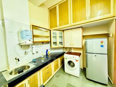 Kitchen Image of 1250 Sq.ft 1.5 BHK Apartment / Flat for rent in Satellite Ahmedabad for Rs. 20000