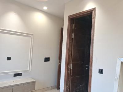 Bedroom Image of 900 Sq.ft 3 BHK Builder Floor for sale in Paschim Vihar New Delhi for Rs. 21000000