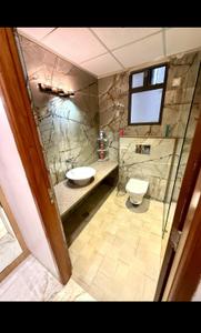 Bathroom Image of 4000 Sq.ft 4 BHK Apartment / Flat for rent in Jagatpura Jaipur for Rs. 60000