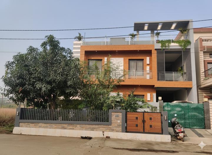 VIP City Main Image 1