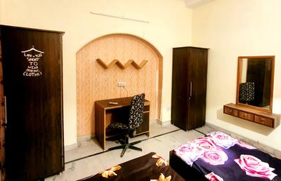 Bedroom Image of West Delhi Girls PG in Kirti Nagar, New Delhi