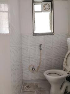 Common Bathroom Two Image of 595 Sq.ft 1 BHK Apartment / Flat for rent in Mohammed Wadi Pune for Rs. 15000
