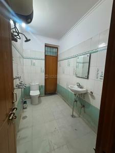 Bathroom Image of 2152 Sq.ft 3 BHK Builder Floor for rent in Gomti Nagar Lucknow for Rs. 32000