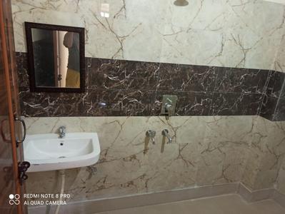 Bathroom Image of 1000 Sq.ft 3 BHK Builder Floor for rent in Sector 23 Dwarka New Delhi for Rs. 18500