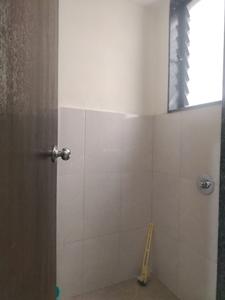 Common Bathroom Two Image of 871 Sq.ft 2 BHK Apartment / Flat for rent in Hamy Park, Kondhwa Budruk Pune for Rs. 20000