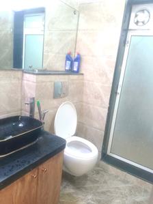Common Bathroom Image of 1090 Sq.ft 2 BHK Apartment / Flat for sale in Lokhandwala Octacrest, Kandivali East Mumbai for Rs. 20800000