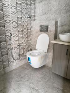 Common Bathroom Image of 1728 Sq.ft 3 BHK Builder Floor for sale in Sector 45 Gurgaon for Rs. 36500000