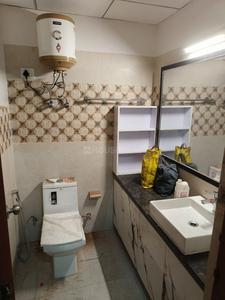 Bathroom Image of 435 Sq.ft 1 RK Apartment / Flat for rent in Paramount Golfforeste Premium Apartments, Surajpur Greater Noida for Rs. 15000