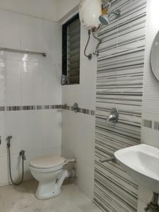 Common Bathroom Image of 289 Sq.ft 1 RK Studio for rent in Thane West Thane for Rs. 32000