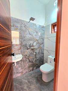 Bathroom Image of 800 Sq.ft 3 BHK Independent House for sale in Thattampady Kochi for Rs. 3800000