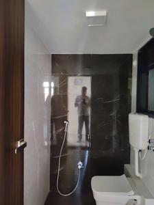 Common Bathroom Image of 530 Sq.ft 1 BHK Apartment / Flat for rent in Puraniks Tokyo Bay, Kasarvadavali Thane for Rs. 19999
