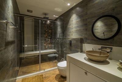 Bathroom Image of 5000 Sq.ft 8 BHK Apartment / Flat for sale in Worli Mumbai for Rs. 198100000