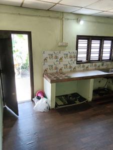 Kitchen Image of 900 Sq.ft 2.5 BHK Independent House for rent in Valanjavazhy Alappuzha for Rs. 10000