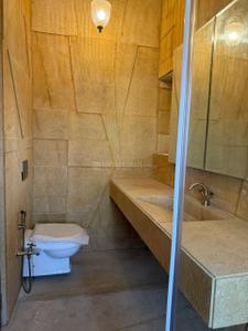 Bathroom Image of 2300 Sq.ft 3 BHK Apartment / Flat for rent in Colaba Mumbai for Rs. 500000