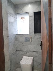 Common Bathroom Image of 1300 Sq.ft 3 BHK Apartment / Flat for rent in Ekta Apartments, Paschim Vihar New Delhi for Rs. 40000