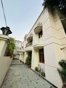 Image of 5700 Sq.ft 6 BHK Villa for sale in Geeta Bhawan, Indore for Rs. 102100000