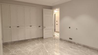 Bedroom Image of 2100 Sq.ft 3 BHK Builder Floor for sale in Defence Colony New Delhi for Rs. 155000000
