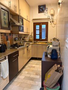 Kitchen Image of 1800 Sq.ft 3 BHK Builder Floor for rent in Alaknanda New Delhi for Rs. 70000