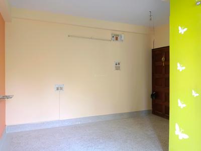 Living Room Image of 730 Sq.ft 2 BHK Apartment / Flat for rent in Naktala Kolkata for Rs. 18000