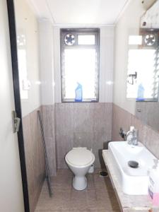 Bathroom Image of 1450 Sq.ft 2 BHK Apartment / Flat for sale in Leela Apartment, Andheri West Mumbai for Rs. 31000000