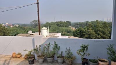 Balcony Image of 850 Sq.ft 2 BHK Duplex for rent in Suryalok Colony Agra for Rs. 10500