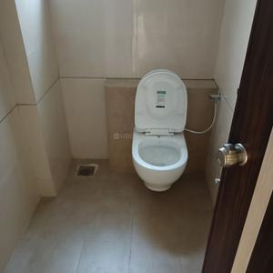 Bathroom Image of 1500 Sq.ft 3 BHK Apartment / Flat for rent in Sunpharma Road Vadodara for Rs. 16000