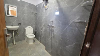 Bathroom Image of 450 Sq.ft 1 RK Apartment / Flat for rent in Karolan Ka Barh Jaipur for Rs. 14500