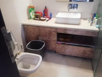 Bathroom Image of 1250 Sq.ft 3 BHK Apartment / Flat for sale in Sangam Apartment, Paschim Vihar New Delhi for Rs. 14100000
