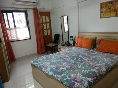 Bedroom Image of 750 Sq.ft 1 BHK Apartment / Flat for rent in Poonam Apartments, Worli Mumbai for Rs. 80000