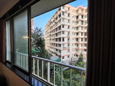 Balcony Image of 550 Sq.ft 1 BHK Apartment / Flat for rent in Cumballa Hill Mumbai for Rs. 135000