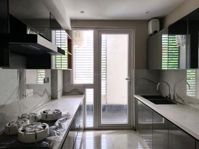 Kitchen Image of 1650 Sq.ft 3 BHK Builder Floor for rent in DLF Garden City Enclave Floors, Sector 93 Gurgaon for Rs. 40000