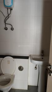 Bathroom Image of 990 Sq.ft 2 BHK Apartment / Flat for rent in Godrej Infinity, Mundhwa Pune for Rs. 34000