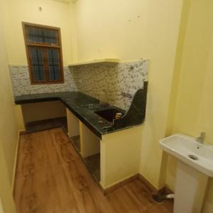 Kitchen Image of 1009 Sq.ft 3 BHK Builder Floor for rent in Rajajipuram Lucknow for Rs. 10000
