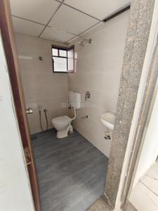 Bathroom Image of 1650 Sq.ft 3 BHK Apartment / Flat for rent in Oculus Navkar Heights, Ognaj Ahmedabad for Rs. 23000