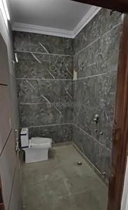 Bathroom Image of 600 Sq.ft 1 BHK Builder Floor for rent in Hari Nagar New Delhi for Rs. 16000