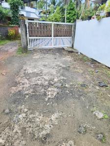 Image of 2000 Sq.ft 4 BHK Independent House for sale in Maradu, Kochi for Rs. 11500000