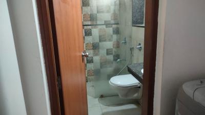 Bathroom Image of 700 Sq.ft 1 BHK Apartment / Flat for sale in Amanora Neo Towers, Hadapsar Pune for Rs. 8600000