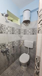 Bathroom Image of 1020 Sq.ft 2 BHK Apartment / Flat for rent in Hitech City Hyderabad for Rs. 39999
