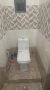 Bathroom Image of 500 Sq.ft 2 BHK Builder Floor for rent in Asharfabad Lucknow for Rs. 8000