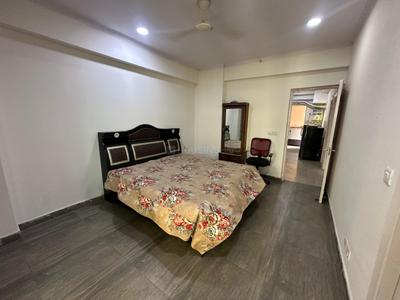 Bedroom Image of 990 Sq.ft 2 BHK Apartment / Flat for sale in Supertech Livingston, Crossings Republik Ghaziabad for Rs. 7000000