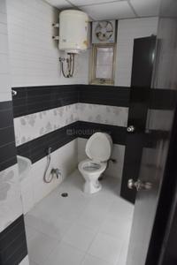 Bathroom Image of 3000 Sq.ft 4 BHK Apartment / Flat for sale in Omaxe Heights , Gomti Nagar Lucknow for Rs. 25500000