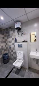 Bathroom Image of 1500 Sq.ft 2 BHK Villa for rent in Tilawala Jaipur for Rs. 50000